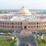 लाइसेंसधारी की मृत्यु पर मोटर ड्राइविंग स्कूल चलाने के लिए लाइसेंस को स्वचालित रूप से रद्द करने की अनुमति दी जा सकती है ?