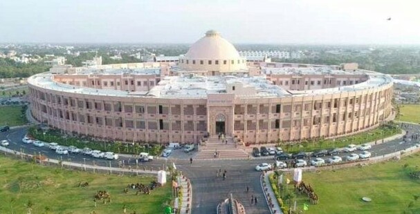 लाइसेंसधारी की मृत्यु पर मोटर ड्राइविंग…